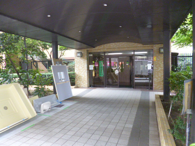 マンション小石川台のエントランス