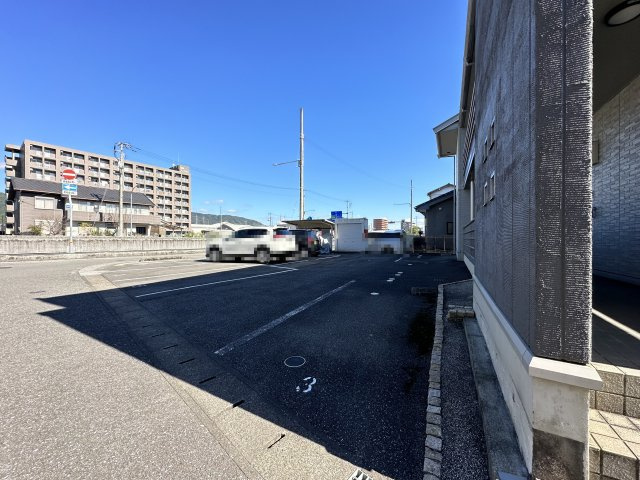 レセンテ高埇の駐車場