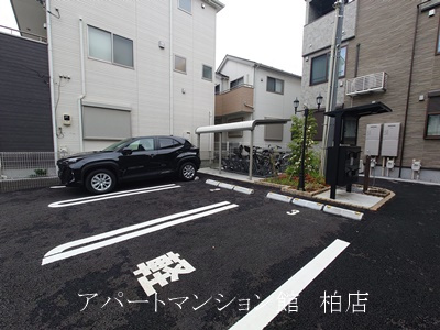 クライスの駐車場