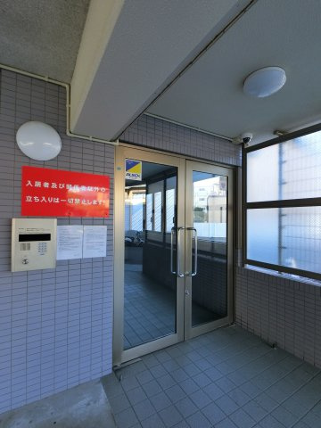 ブルームライフ市川（旧　エヴァーグリーン市川）のエントランス
