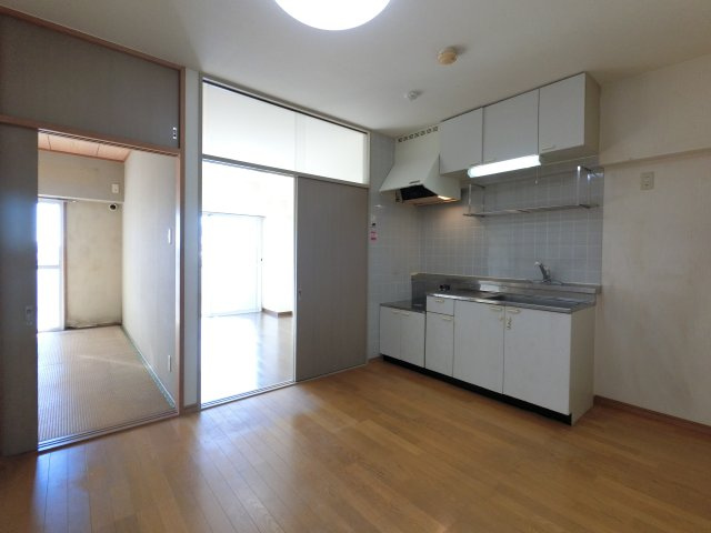 ブルームライフ市川（旧　エヴァーグリーン市川）の居間・リビング