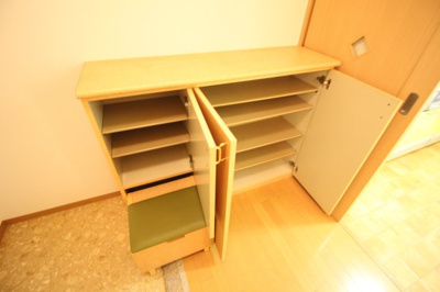 【収納】 | クローバー・プレミア昭和町 | シューズBOX