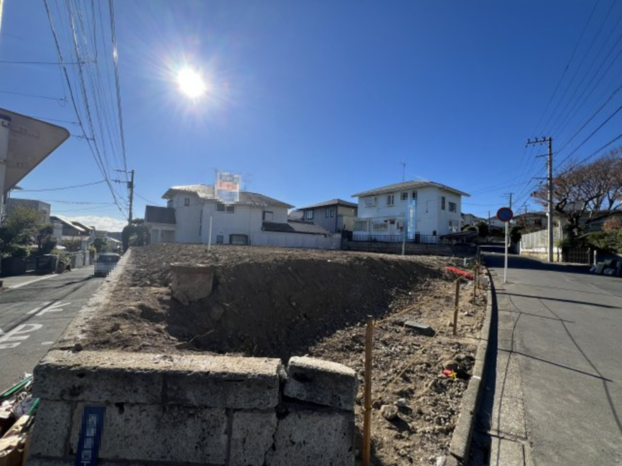 建築条件なし！西鎌倉にある陽当たり良好で開放感のある角地の売地