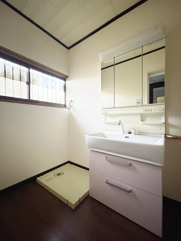 北矢三町4丁目8-6-3　借家の洗面所