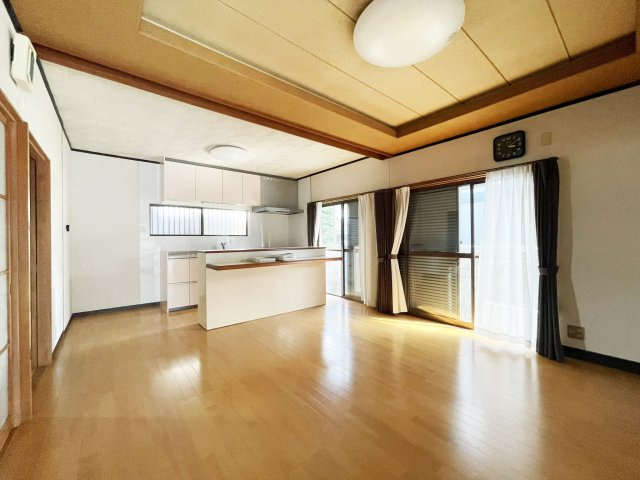 北矢三町4丁目8-6-3　借家の居間・リビング