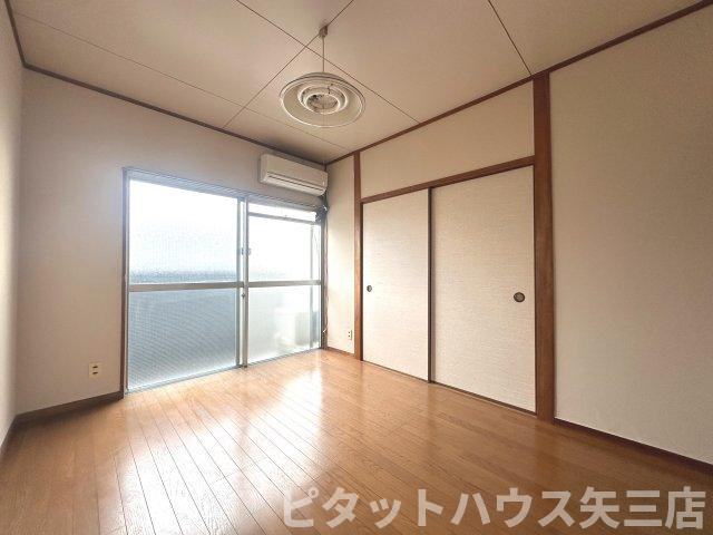 豊川コーポの居間・リビング|ゆったりとしたリビングです