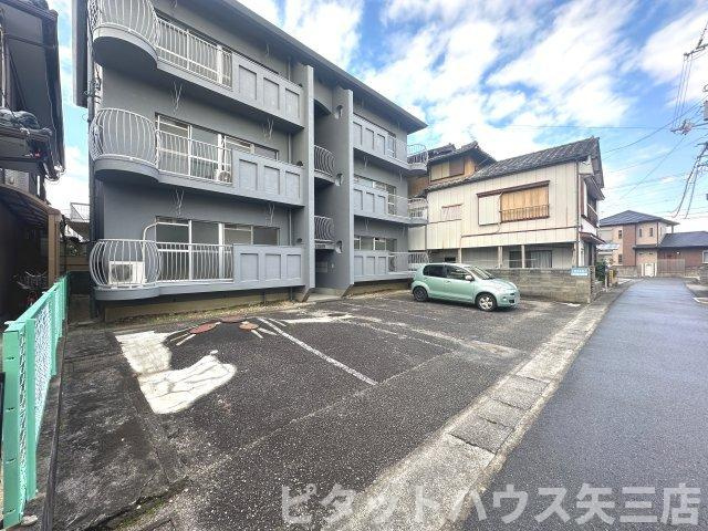 豊川コーポの駐車場|カースペースがあります