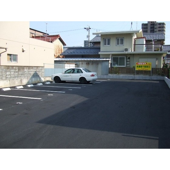 岐阜市光栄町２丁目の駐車場の外観