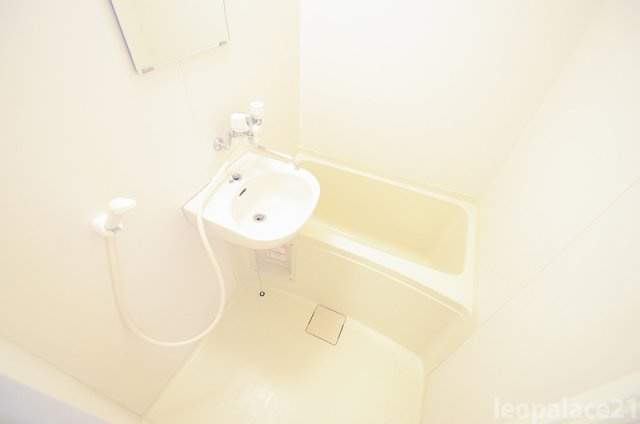 レオパレス原の浴室|設備・仕様は号室により異なる為、現況を優先致します。