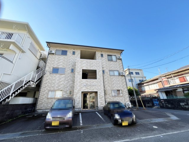 フォンテーヌ竹島の駐車場