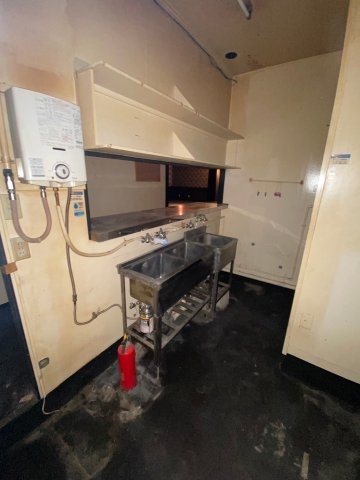 栄一ビルの駐車場