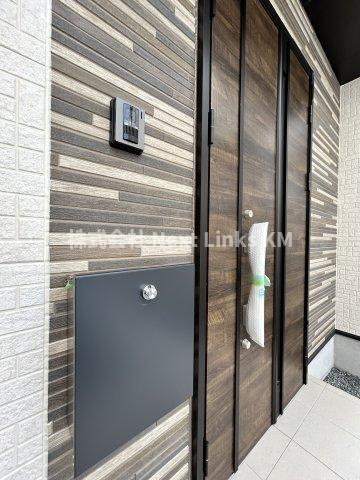 ハートフルタウン／中央区菅原町／２号棟のエントランス|落ち着いた雰囲気の玄関