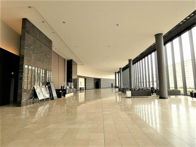 3階、グランドロビー