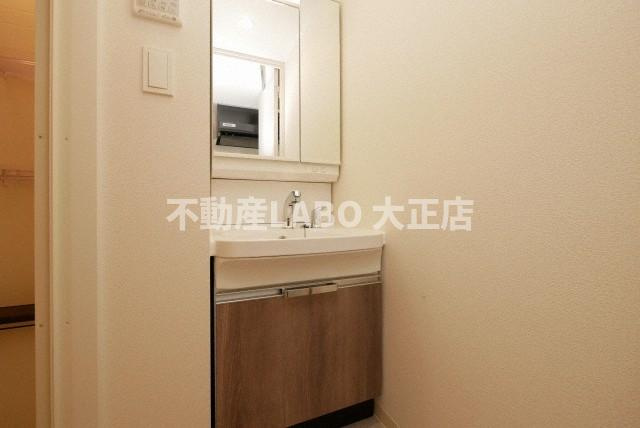 プレサンス大国町ラヴェニールの独立洗面台