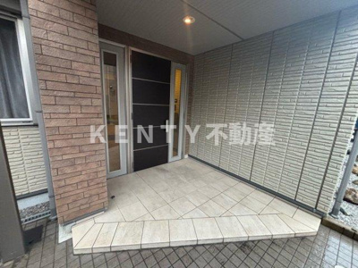 【エントランス】 | アゼリア　コート | 清潔なエントランスです