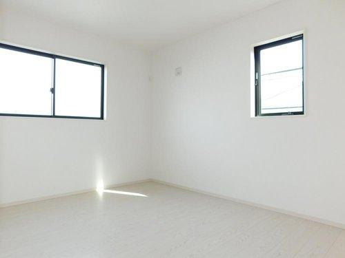 名古屋市西区こも原町のその他|◇３号棟洋室◇　　明るい洋室６．５帖　　全居室収納完備♪