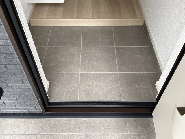 リバーテラスⅡの玄関