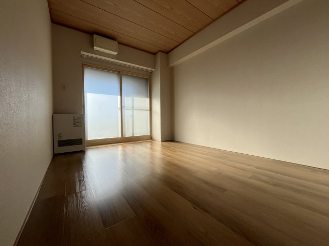 芦野マンションの洋室