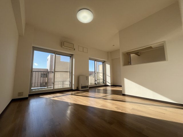 芦野マンションの居間・リビング