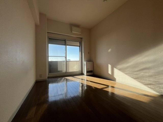 芦野マンションの洋室