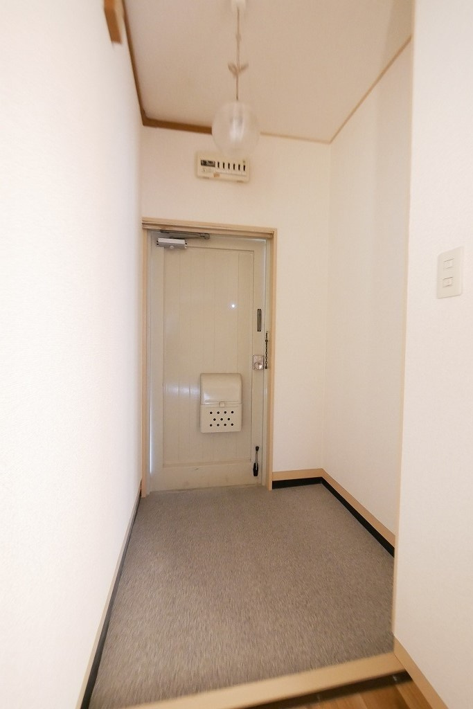 真藤ビルの玄関|真藤ビル301号   