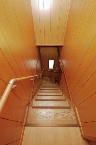 立川マンションの内装|立川マンション4号　階段