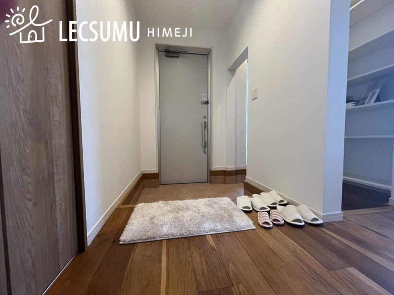 姫路市御立東1丁目/中古戸建の玄関