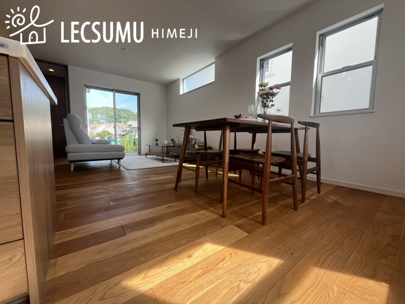 姫路市御立東1丁目/中古戸建の居間・リビング