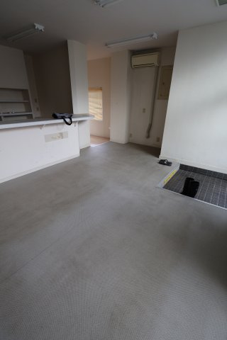 本町小林店舗の駐車場