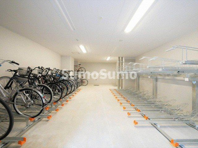 大阪市中央区内淡路町１丁目の賃貸マンションの駐車場
