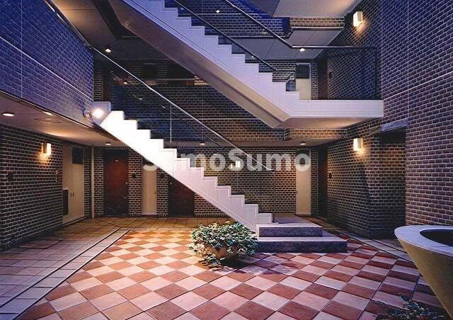 ＣＬＵＢ　ＬＡＮＡＩ　ＭＥＤＩＴＥＲＲＡＮＥＡＮのロビー|建物の内部です