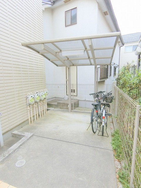Ｇｒｅｅｎ　Ｈｉｌｌｓのその他共用部分|★屋根付き駐輪場です♪