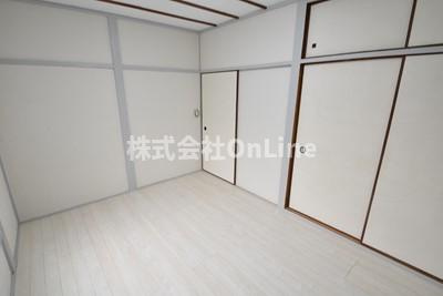 八尾市黒谷４丁目の一戸建ての洋室