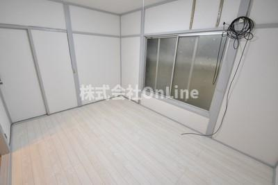 八尾市黒谷４丁目の一戸建ての居間・リビング