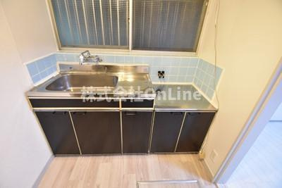 八尾市黒谷４丁目の一戸建てのキッチン