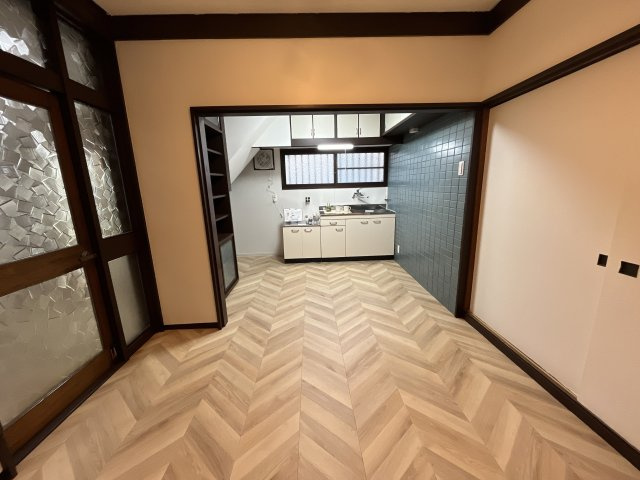 城北本町戸建の居間・リビング