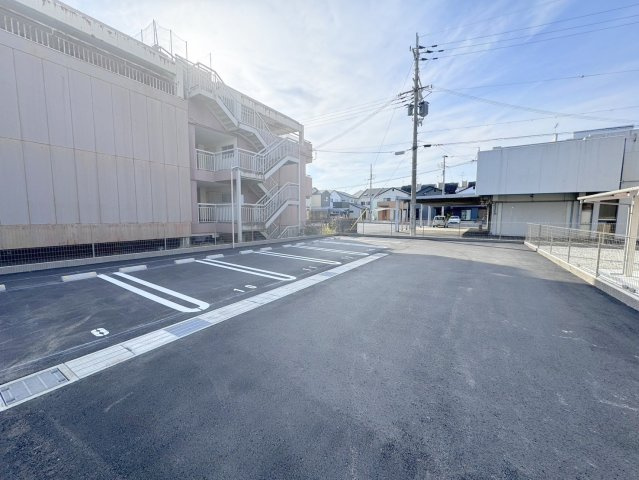 ジューンベリ―ガーデンの駐車場