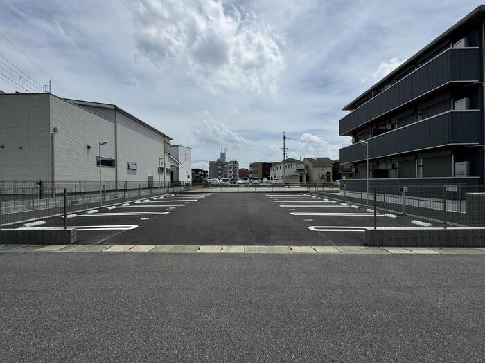 楓　A棟の駐車場