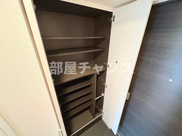 プレサンス名古屋グロウの収納