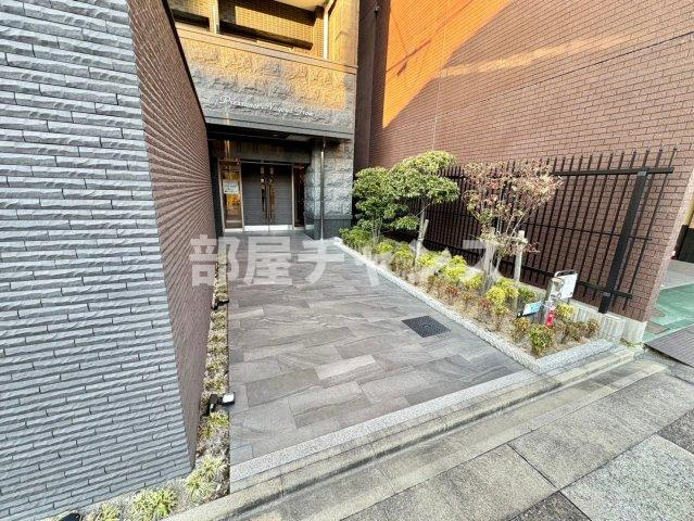 プレサンス名古屋グロウのエントランス