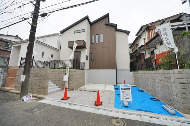 【横浜市保土ケ谷区権太坂1丁目23-20新築戸建て】★仲介手数料無料★（権太坂小学校・境木中学校）の外観