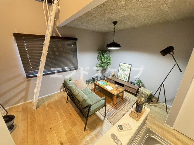 相生町ガレージＡＰの居間・リビング|高崎、前橋エリアのお部屋探しはエンドスケープまで！お客様の理想お聞かせ下さい♪