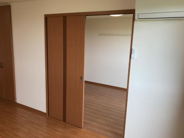 ルーラル中縄　　刈谷市近郊の賃貸はクラスホームの内装|リビングから洋室