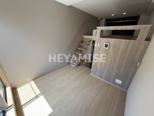 MODERN PALAZZO 宇都 ai secondの居間・リビング|※室内画像は別号室のもの