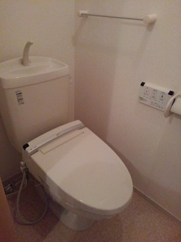 パティオ緑のトイレ|清潔感のあるトイレです