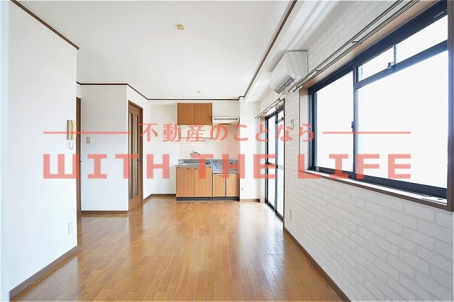 メゾンミラノ【キャッシュバック対象物件】の居間・リビング|おしゃれな居間です