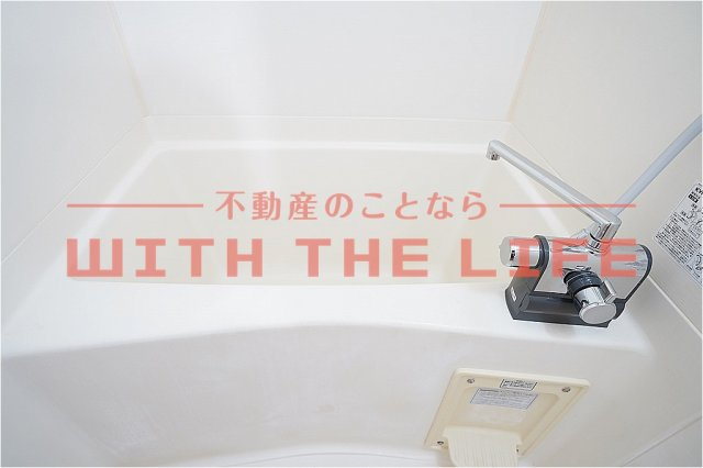 メゾンミラノ【キャッシュバック対象物件】の浴室|コンパクトで使いやすいお風呂です