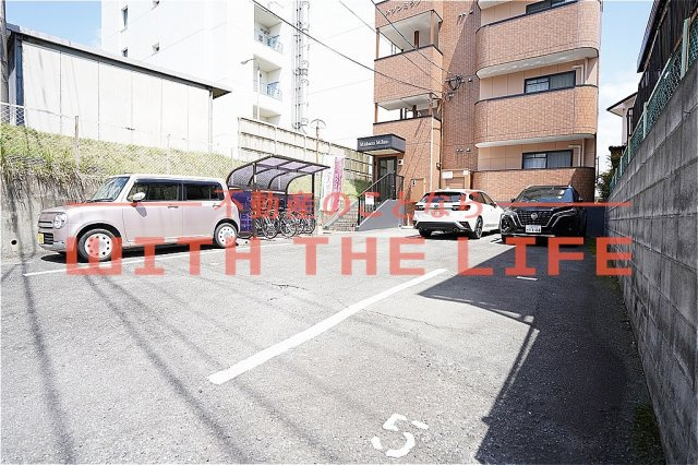 メゾンミラノ【キャッシュバック対象物件】の駐車場|駐車場完備です