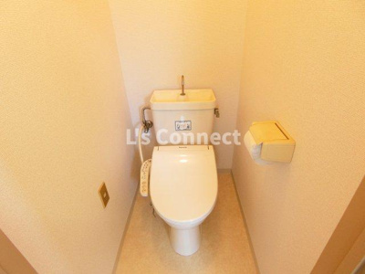 【トイレ】 | ノーブル桜ヶ丘 | 温水洗浄便座付きのトイレ。