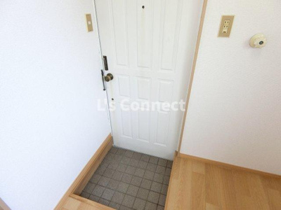 【玄関】 | ノーブル桜ヶ丘 | 下駄箱スペースもとれる玄関です。